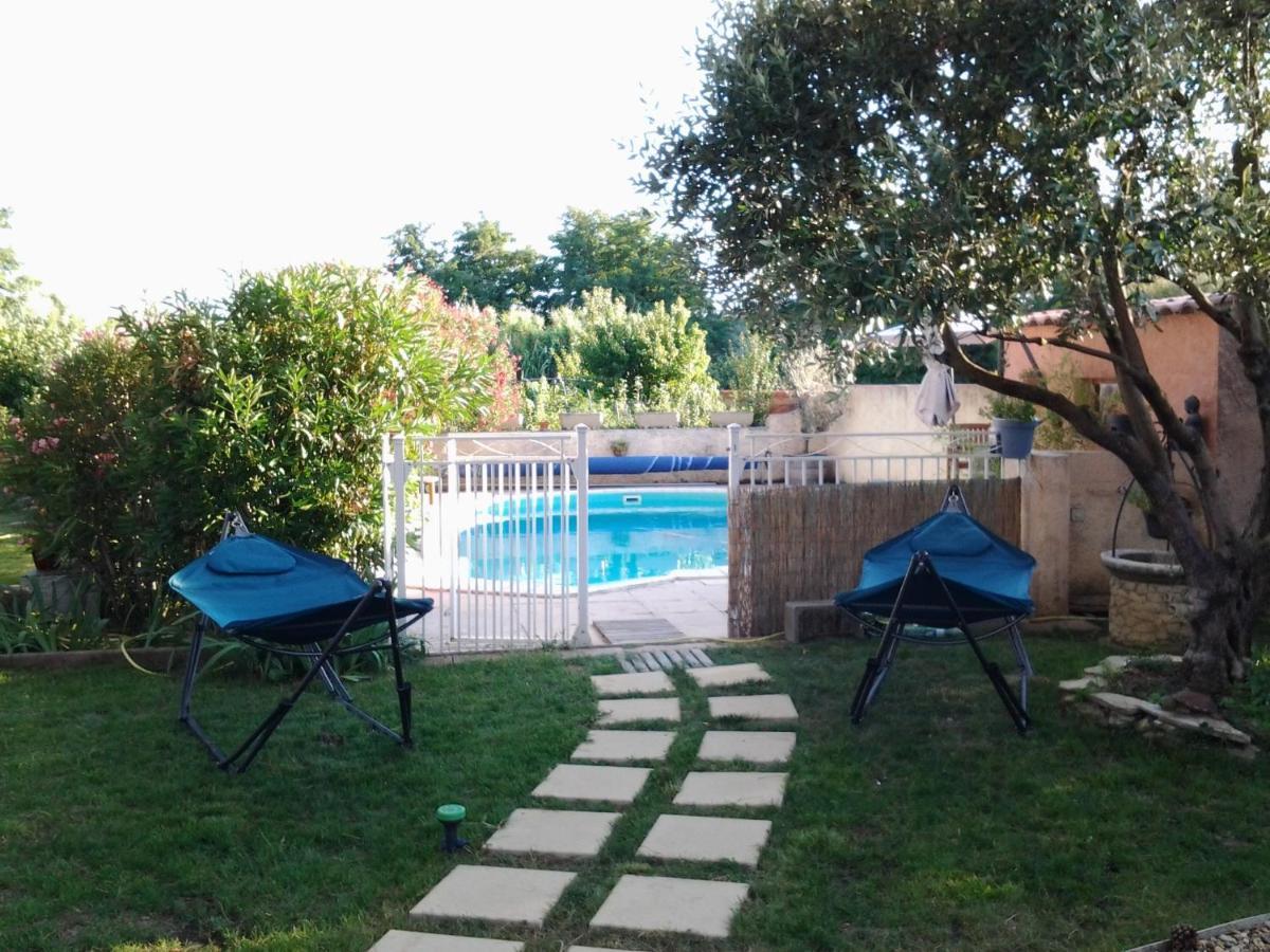 Mas Les Cigales Bed & Breakfast Roaix Bagian luar foto
