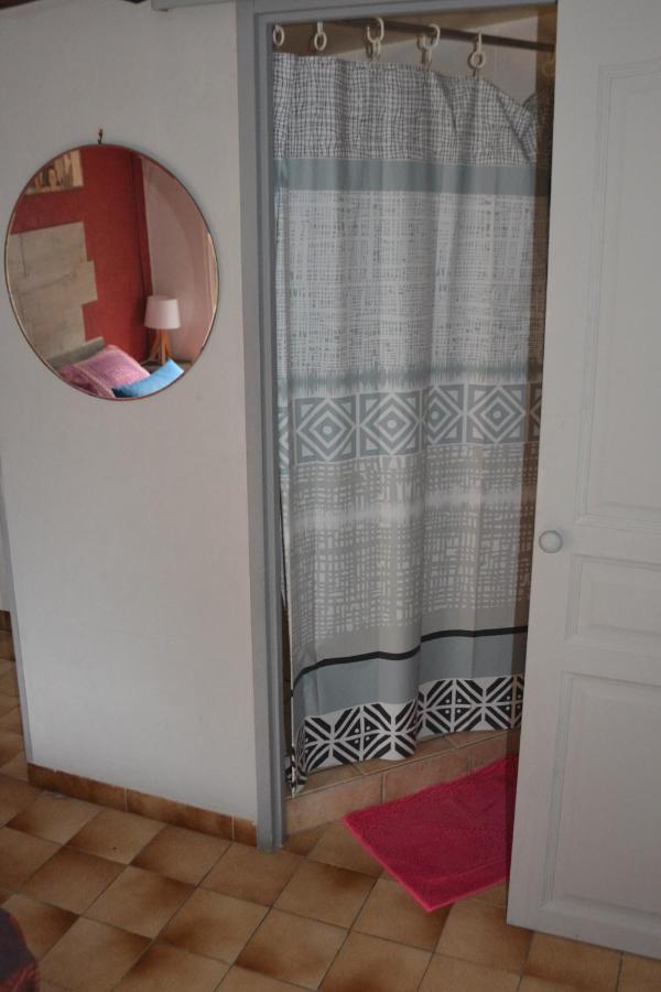 Mas Les Cigales Bed & Breakfast Roaix Bagian luar foto