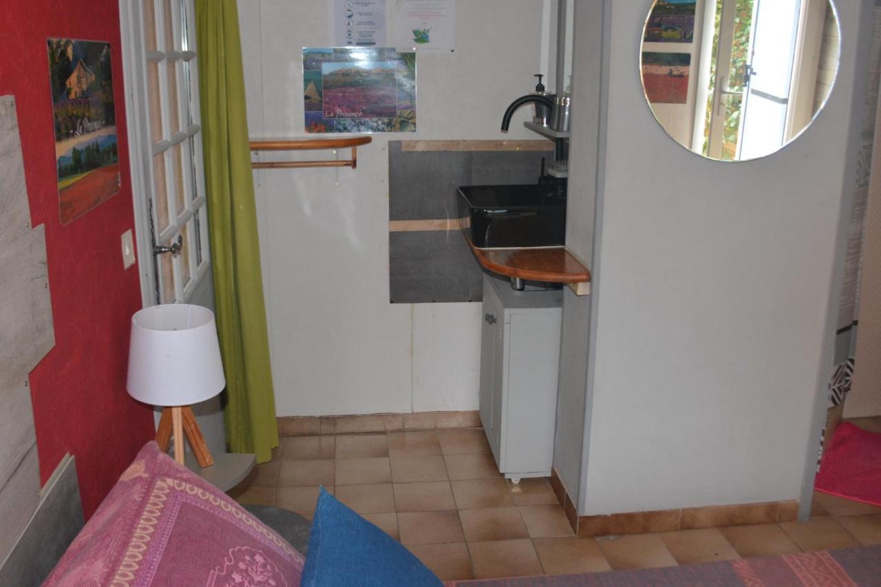 Mas Les Cigales Bed & Breakfast Roaix Bagian luar foto