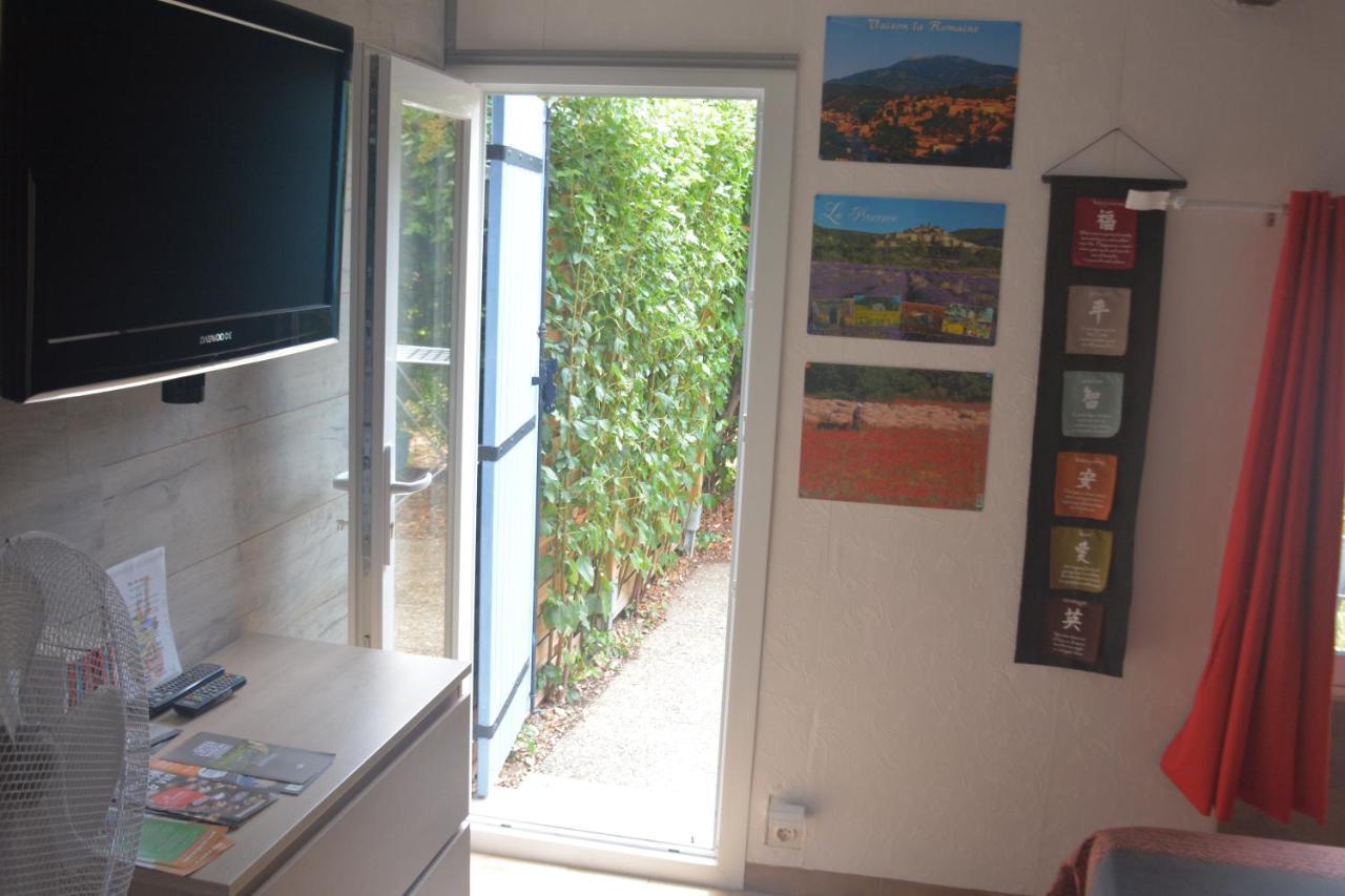 Mas Les Cigales Bed & Breakfast Roaix Bagian luar foto